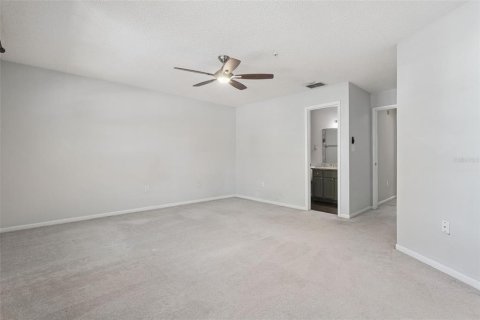 Condo in Altamonte Springs, Florida, 2 bedrooms № 2237288 - photo 19
