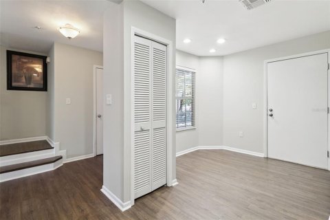 Condo in Altamonte Springs, Florida, 2 bedrooms № 2237288 - photo 6