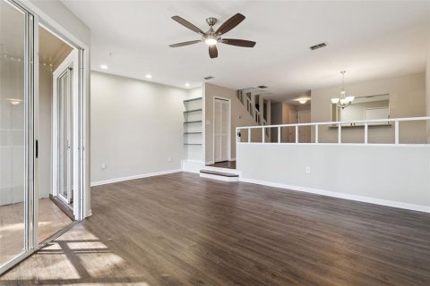 Condo in Altamonte Springs, Florida, 2 bedrooms № 2237288 - photo 8