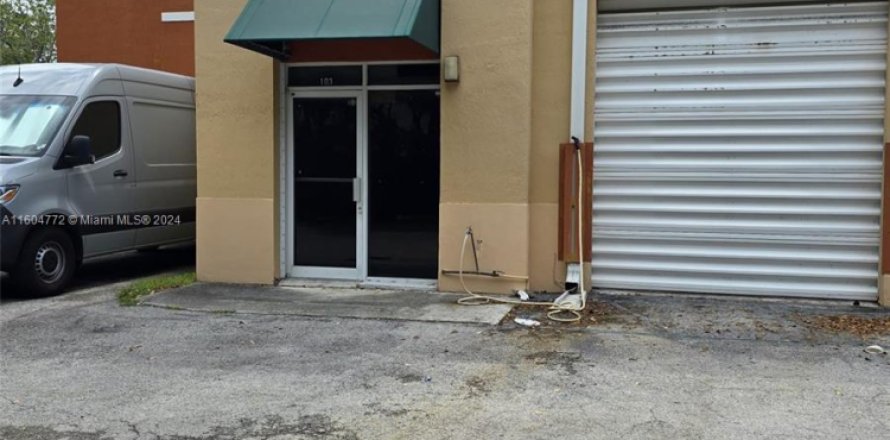 Propiedad comercial en Miami, Florida № 1224478