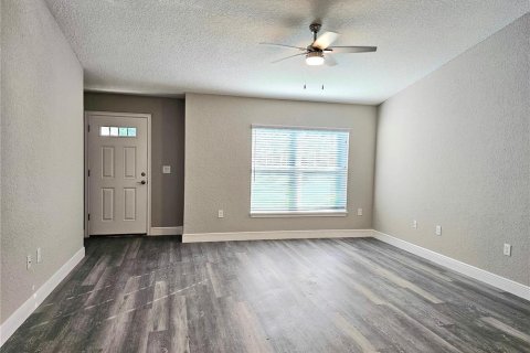 Villa ou maison à louer à Ocala, Floride: 3 chambres, 134.71 m2 № 2423841 - photo 4