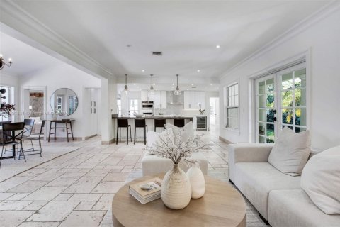 House in Coral Gables, Florida 5 bedrooms, 246.1 sq.m. № 1728083 - photo 7