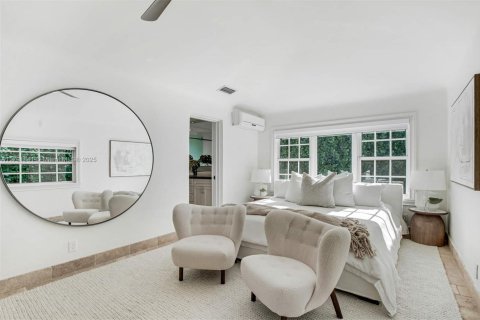 House in Coral Gables, Florida 5 bedrooms, 246.1 sq.m. № 1728083 - photo 26