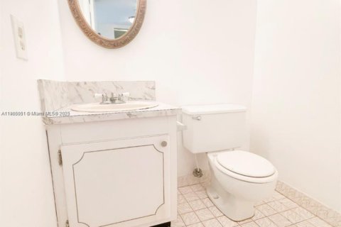 Снять в аренду кондоминиум в Халландейл-Бич, Флорида 1 спальня, 72.46м2, № 1955786 - фото 10