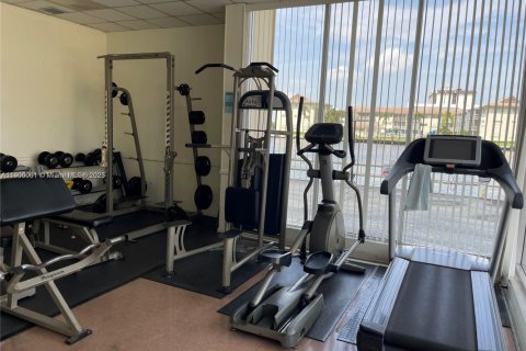 Снять в аренду кондоминиум в Халландейл-Бич, Флорида 1 спальня, 72.46м2, № 1955786 - фото 14