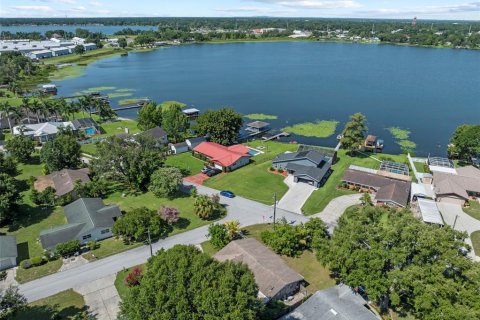 House in Winter Haven, Florida 3 bedrooms, 142.7 sq.m. № 1793849 - photo 10