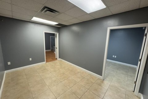 Propiedad comercial en venta en Margate, Florida № 2250055 - foto 15