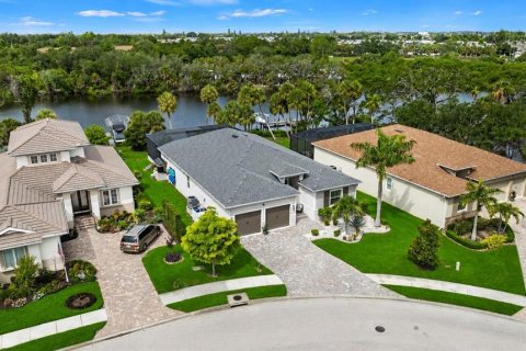 Villa ou maison à vendre à Bradenton, Floride: 4 chambres, 252.97 m2 № 2209084 - photo 9