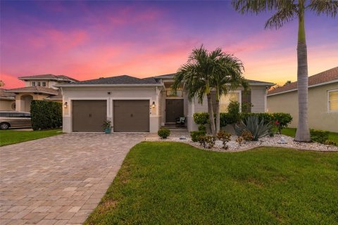 Villa ou maison à vendre à Bradenton, Floride: 4 chambres, 252.97 m2 № 2209084 - photo 2