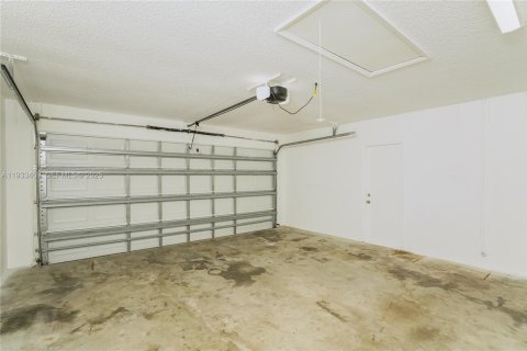 Купить виллу или дом в Порт-Сент-Луси, Флорида 3 спальни, 140м2, № 1991421 - фото 12