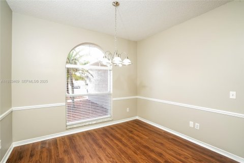 Купить виллу или дом в Порт-Сент-Луси, Флорида 3 спальни, 140м2, № 1991421 - фото 7