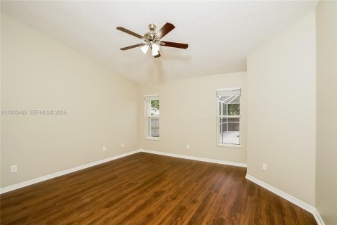 Купить виллу или дом в Порт-Сент-Луси, Флорида 3 спальни, 140м2, № 1991421 - фото 9