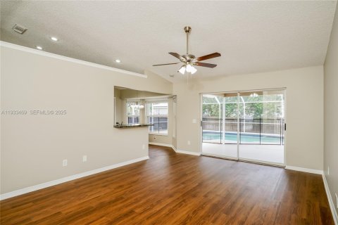 Купить виллу или дом в Порт-Сент-Луси, Флорида 3 спальни, 140м2, № 1991421 - фото 4