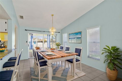 Copropriété à vendre à Holiday, Floride: 2 chambres, 122.45 m2 № 1557436 - photo 13