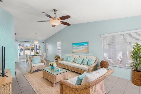 Copropriété à vendre à Holiday, Floride: 2 chambres, 122.45 m2 № 1557436 - photo 10