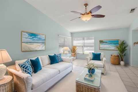 Copropriété à vendre à Holiday, Floride: 2 chambres, 122.45 m2 № 1557436 - photo 11
