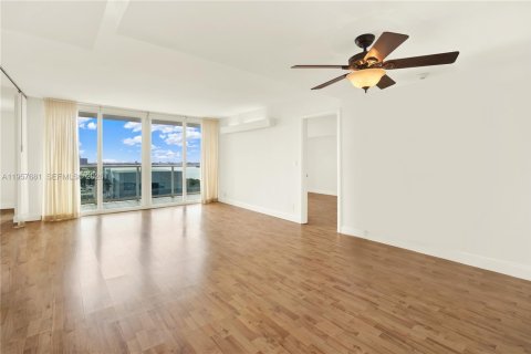 Copropriété à vendre à Sunny Isles Beach, Floride: 2 chambres, 126.07 m2 № 2019512 - photo 8