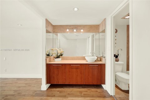 Copropriété à vendre à Sunny Isles Beach, Floride: 2 chambres, 126.07 m2 № 2019512 - photo 22