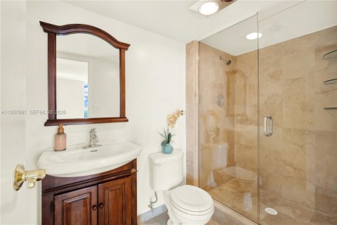 Copropriété à vendre à Sunny Isles Beach, Floride: 2 chambres, 126.07 m2 № 2019512 - photo 16