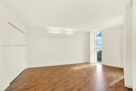 Copropriété à vendre à Sunny Isles Beach, Floride: 2 chambres, 126.07 m2 № 2019512 - photo 13