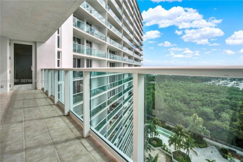 Copropriété à vendre à Sunny Isles Beach, Floride: 2 chambres, 126.07 m2 № 2019512 - photo 6