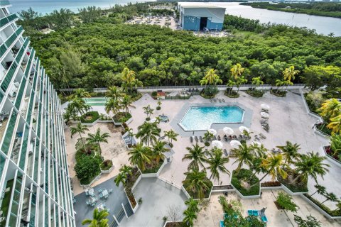 Copropriété à vendre à Sunny Isles Beach, Floride: 2 chambres, 126.07 m2 № 2019512 - photo 4