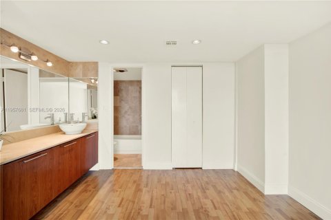 Copropriété à vendre à Sunny Isles Beach, Floride: 2 chambres, 126.07 m2 № 2019512 - photo 23