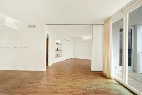 Copropriété à vendre à Sunny Isles Beach, Floride: 2 chambres, 126.07 m2 № 2019512 - photo 12