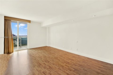 Copropriété à vendre à Sunny Isles Beach, Floride: 2 chambres, 126.07 m2 № 2019512 - photo 19