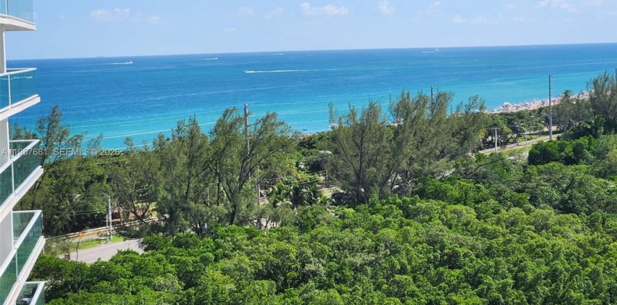 Condo à Sunny Isles Beach, Floride, 2 chambres  № 2019512