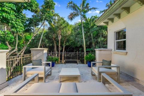 House in Miami, Florida 6 bedrooms, 611.3 sq.m. № 1890081 - photo 27