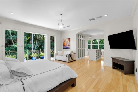 House in Miami, Florida 6 bedrooms, 611.3 sq.m. № 1890081 - photo 23