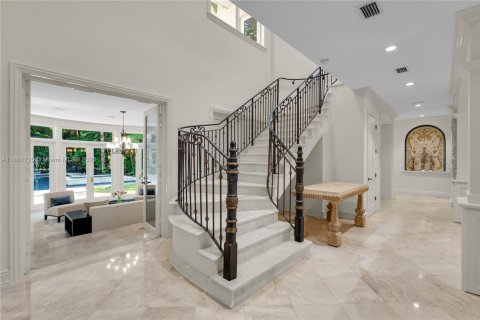 House in Miami, Florida 6 bedrooms, 611.3 sq.m. № 1890081 - photo 12