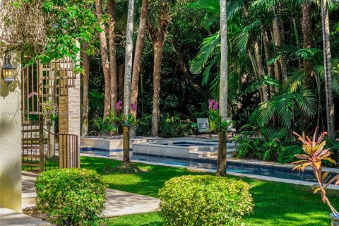 House in Miami, Florida 6 bedrooms, 611.3 sq.m. № 1890081 - photo 29