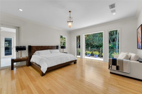 House in Miami, Florida 6 bedrooms, 611.3 sq.m. № 1890081 - photo 19