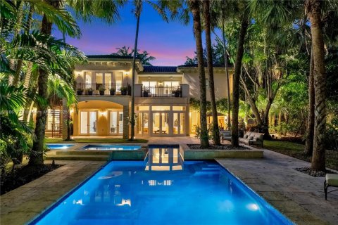 House in Miami, Florida 6 bedrooms, 611.3 sq.m. № 1890081 - photo 4