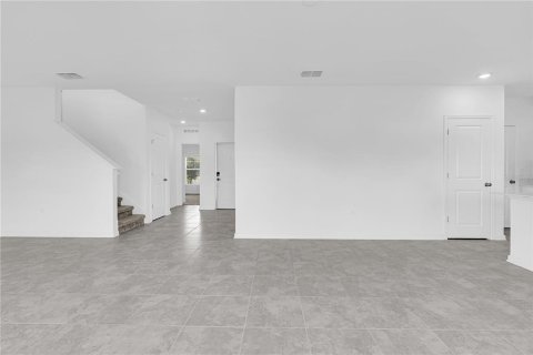 House in Davenport, Florida 4 bedrooms, 195.09 sq.m. № 2205698 - photo 13