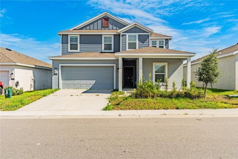 House in Davenport, Florida 4 bedrooms, 195.09 sq.m. № 2205698