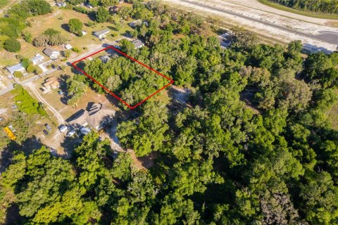 House in Umatilla, Florida 4 bedrooms, 111.48 sq.m. № 2095303 - photo 3