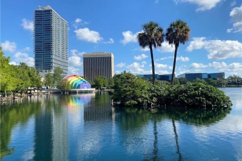 Condominio en alquiler en Orlando, Florida, 2 dormitorios, 116.13 m2 № 1747255 - foto 1