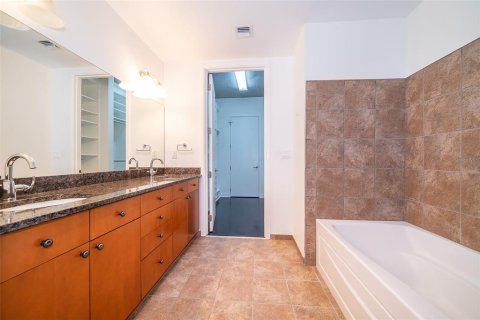 Condominio en alquiler en Orlando, Florida, 2 dormitorios, 116.13 m2 № 1747255 - foto 19