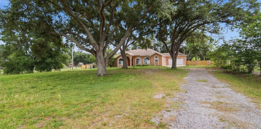 Casa en Plant City, Florida 4 dormitorios, 223.34 m2 № 2202708