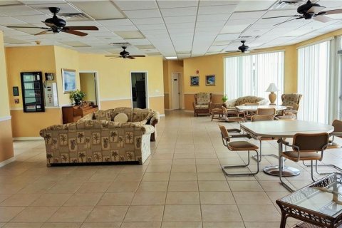 Condo in Saint Pete Beach, Florida, 1 bedroom  № 2210575 - photo 30
