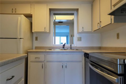 Condo in Saint Pete Beach, Florida, 1 bedroom  № 2210575 - photo 7