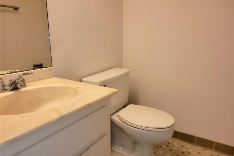 Condo in Saint Pete Beach, Florida, 1 bedroom  № 2210575 - photo 14