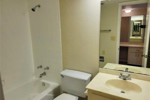 Condo in Saint Pete Beach, Florida, 1 bedroom  № 2210575 - photo 16