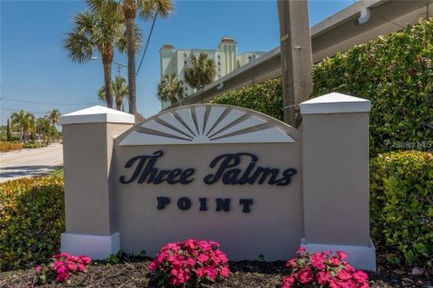 Condo in Saint Pete Beach, Florida, 1 bedroom  № 2210575 - photo 22