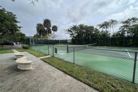 Townhouse in Miami, Florida 2 bedrooms, 135.27 sq.m. № 1946297 - photo 23