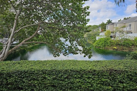 Townhouse in Miami, Florida 2 bedrooms, 135.27 sq.m. № 1946297 - photo 3