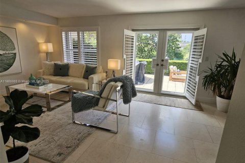 Townhouse in Miami, Florida 2 bedrooms, 135.27 sq.m. № 1946297 - photo 9